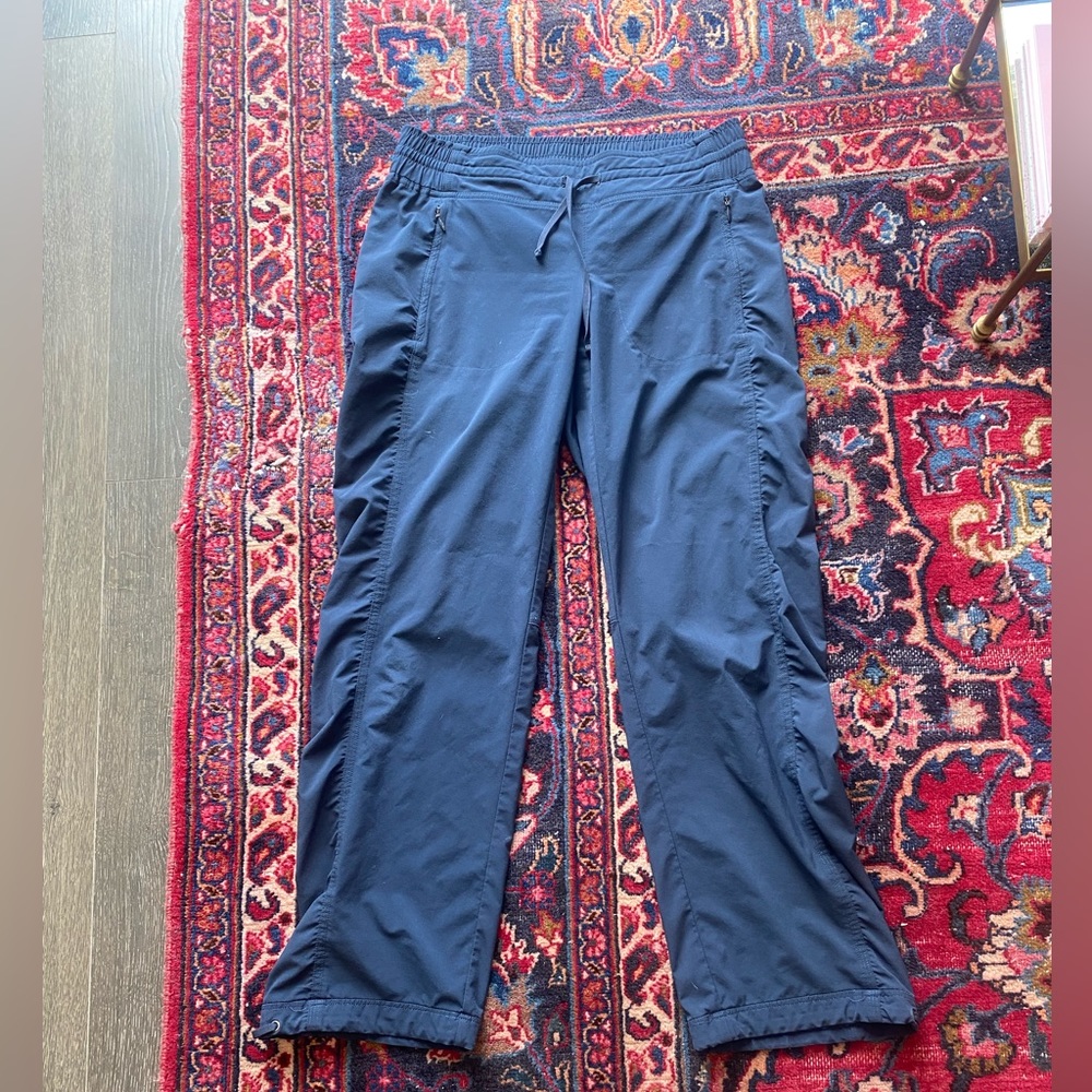 Athleta La Viva Pant, Size 4P, Navy